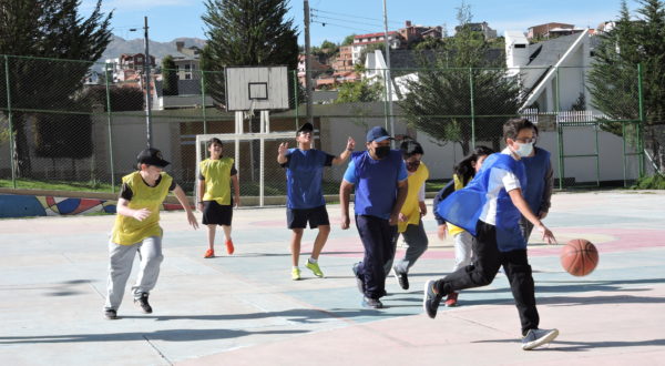 JUEGOS AZULES Y AMARILLOS